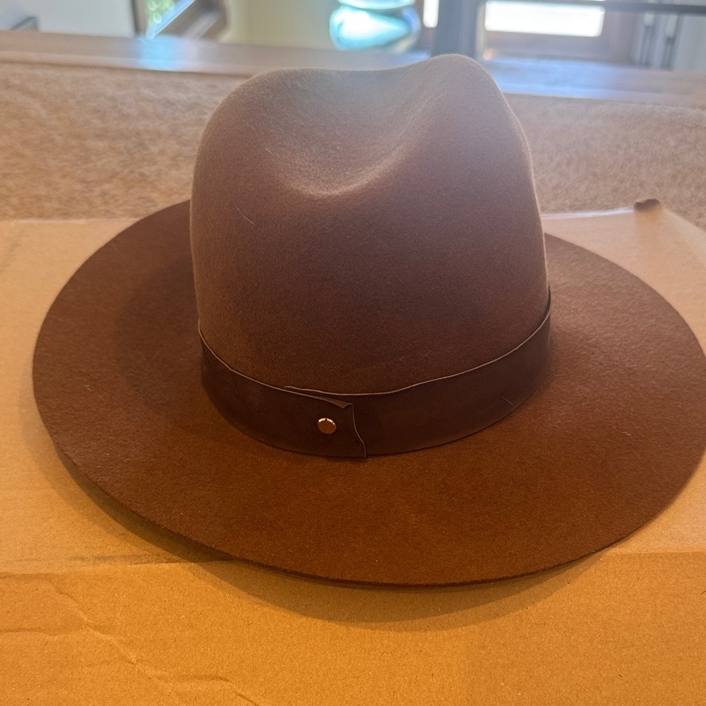 Janessa Leone Brown Hat. 100% wool. Size small. Excellent condition